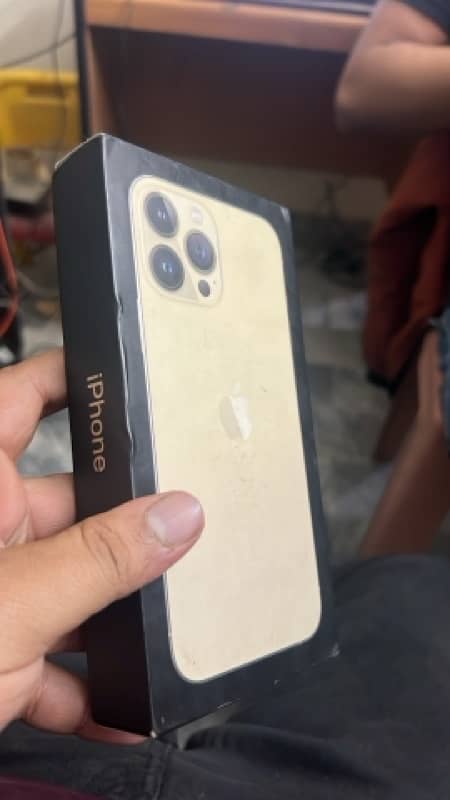 IPhone 13 pro max 256 gb Jv Gold color 1