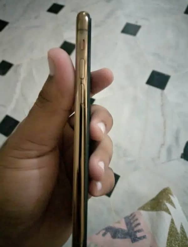 iphone xs gold pta approved 4