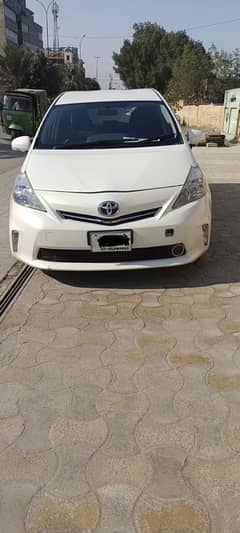 Toyota Prius Alpha 2011