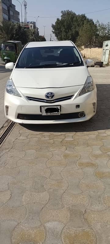 Toyota Prius Alpha 2011 0