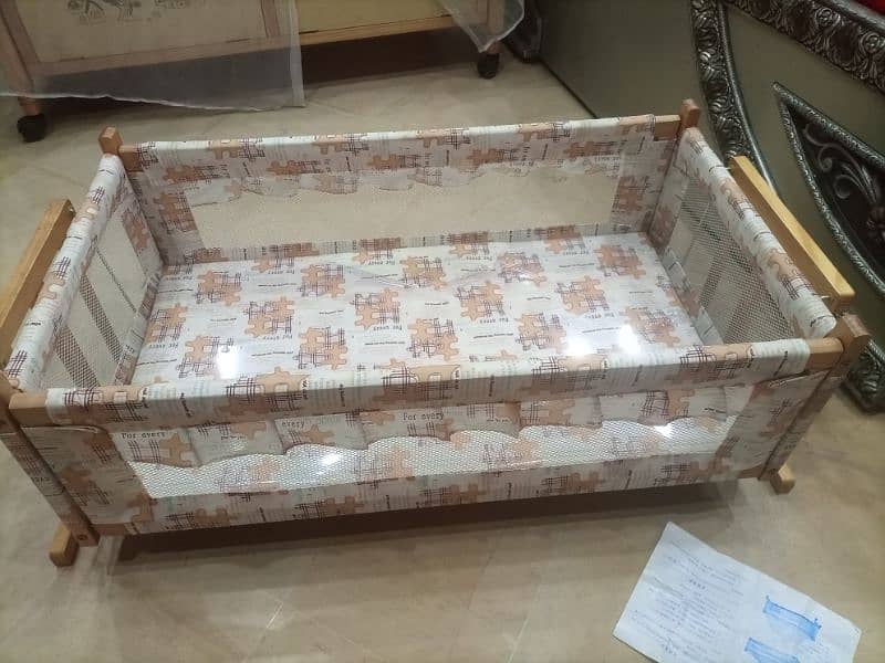 baby cot in good condition 4