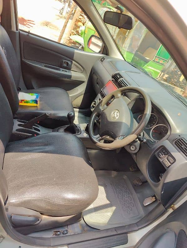 Toyota Avanza 2010 8