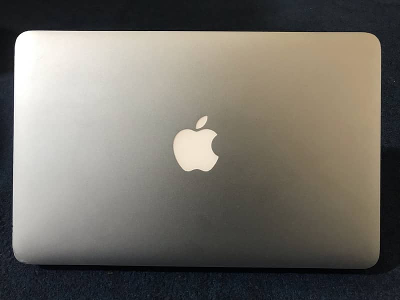 Apple MacBook Air 2015 0