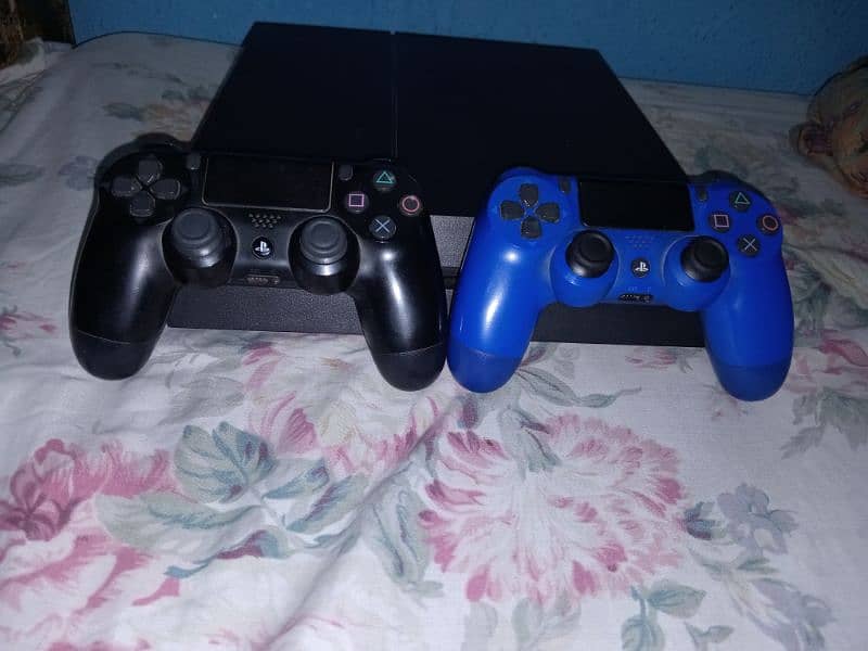 ps4 with 2 original controller 1