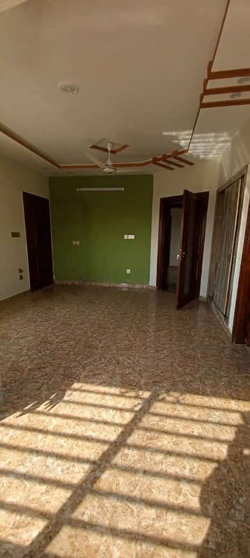 Kanal Upper Portion Availabe For Rent in G-16 Islamabad. 3