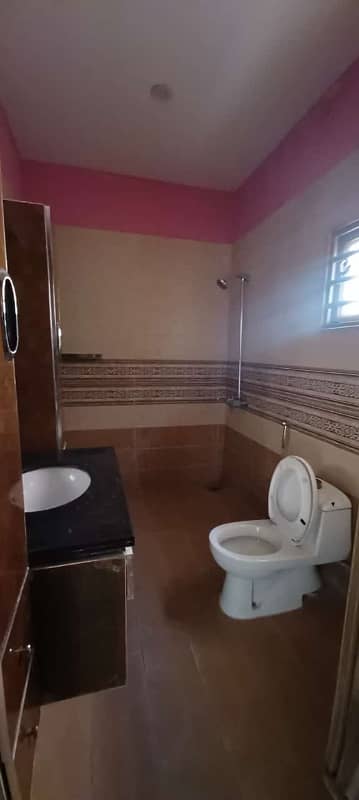 Kanal Upper Portion Availabe For Rent in G-16 Islamabad. 11