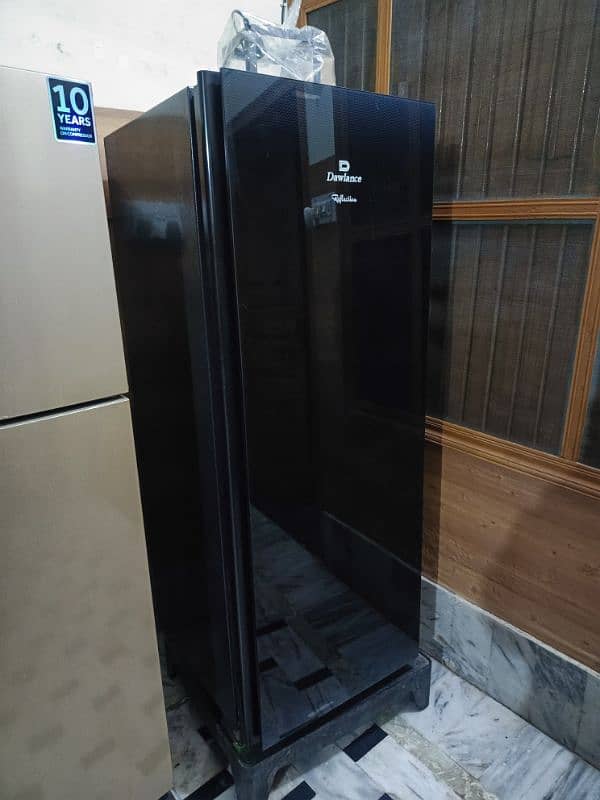 Dawlance Vertical Freezer 1