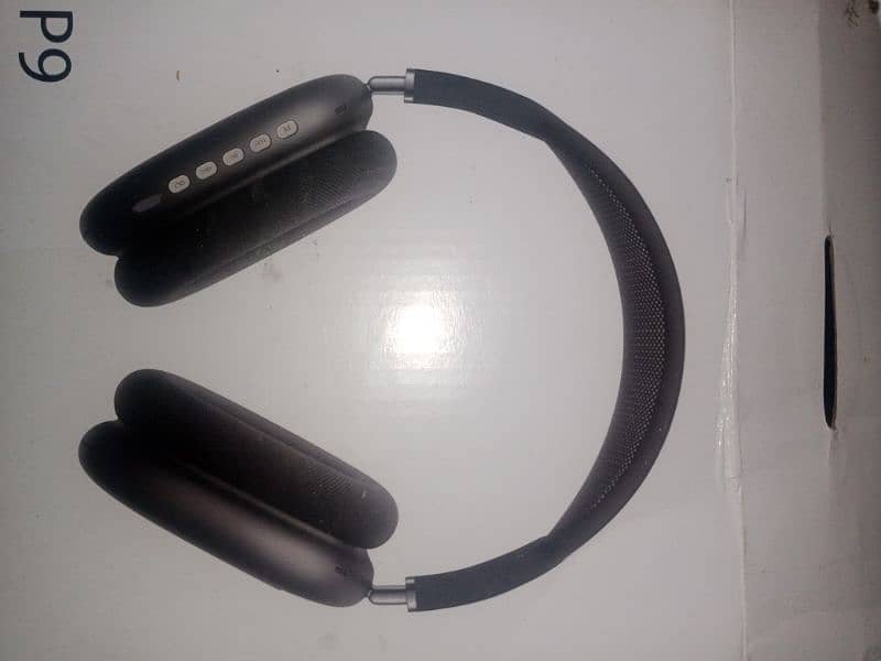 P9 wireless headphones 2