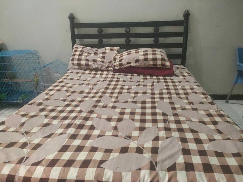 Iron bed for se with mattress 3