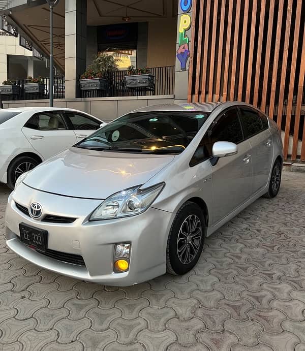 Toyota Prius 2011 4