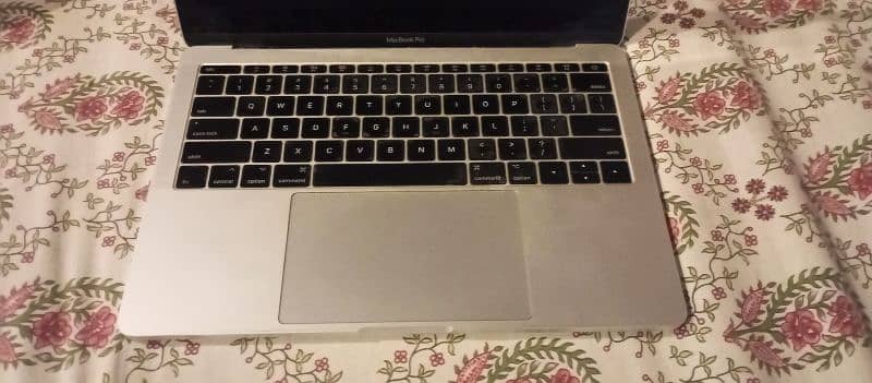 Macbook pro 2017 16 gb 512 gb in mint condition 10