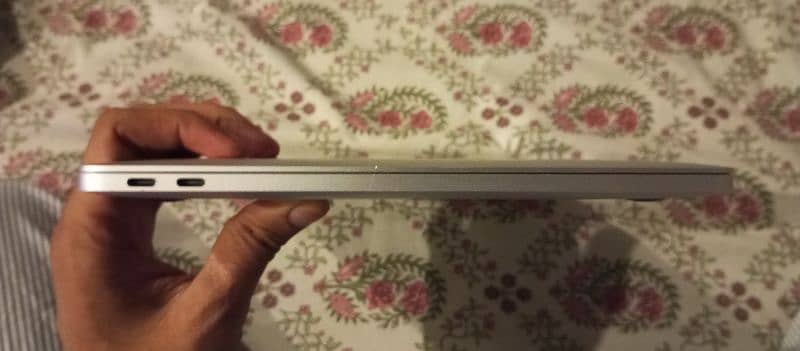 Macbook pro 2017 16 gb 512 gb in mint condition 16