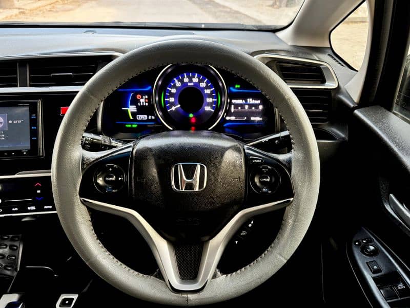 Honda Fit Hybrid 2014 registered 2017 automatic 1.5 Push start 10