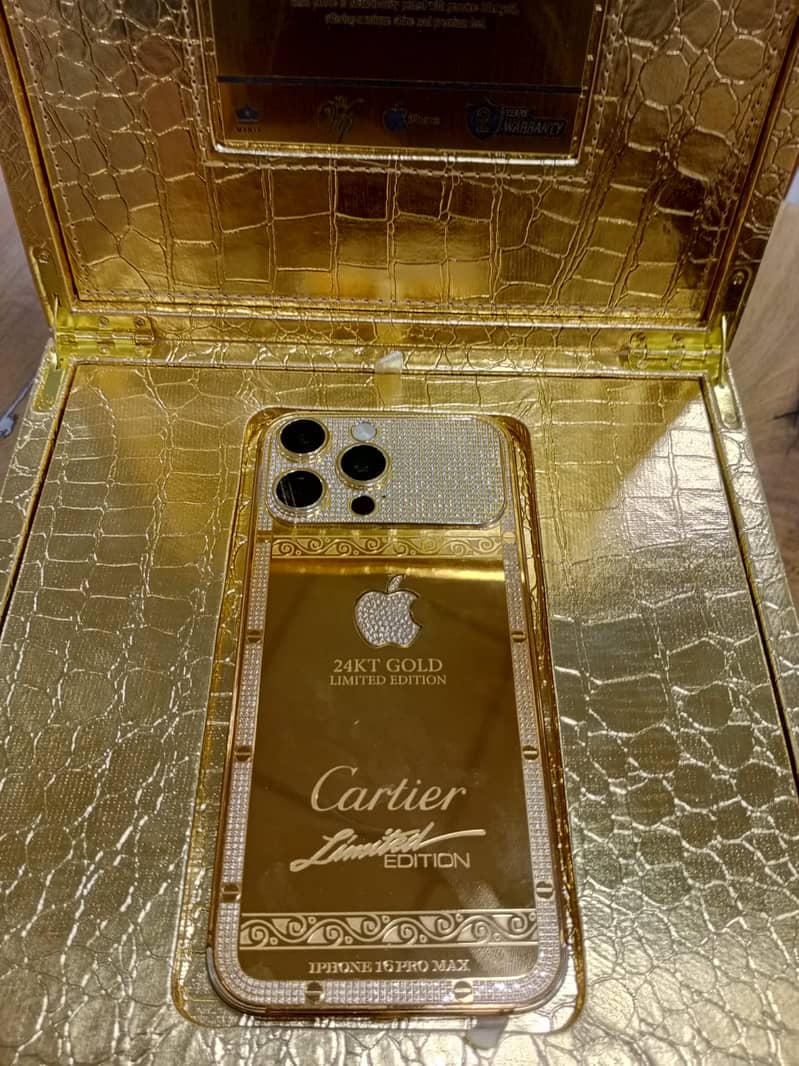 Apple iPhone 16 Pro Max (Limited Gold Edition) 1