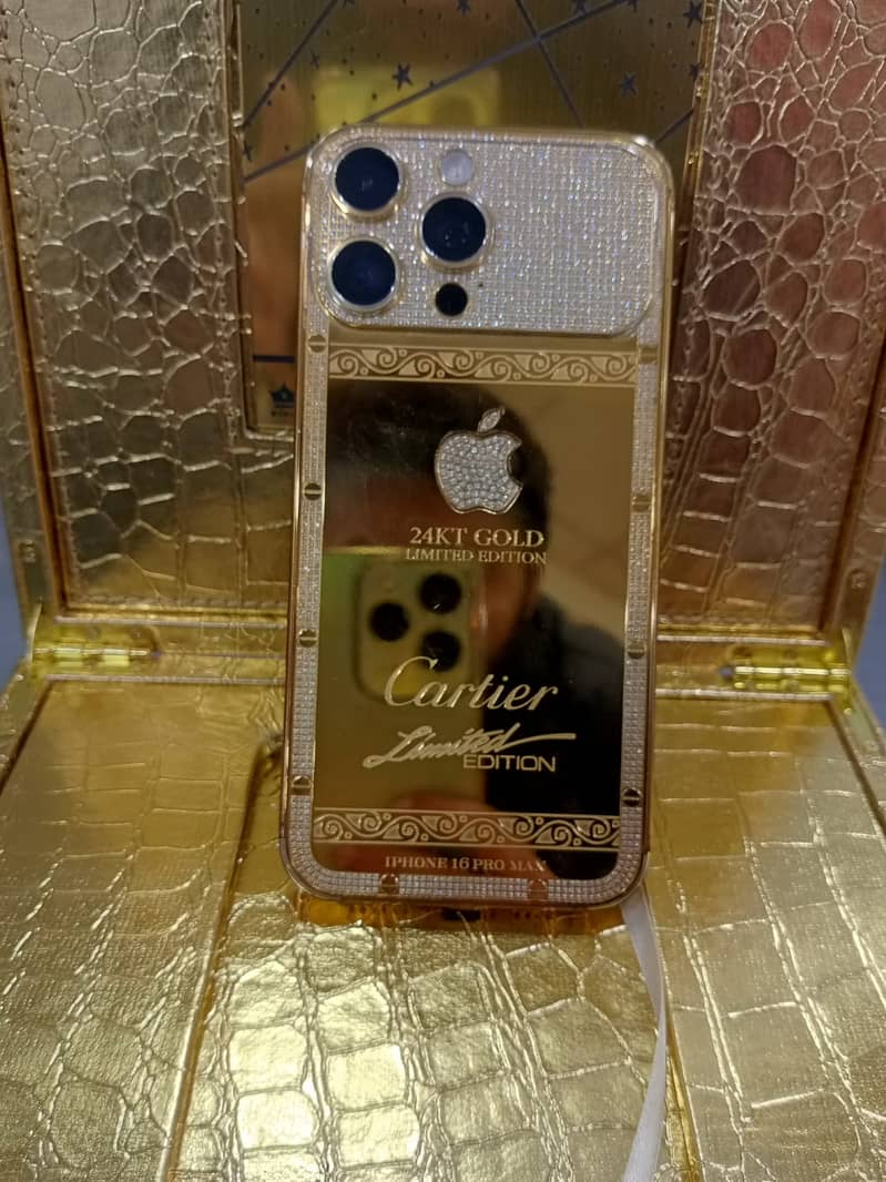 Apple iPhone 16 Pro Max (Limited Gold Edition) 3