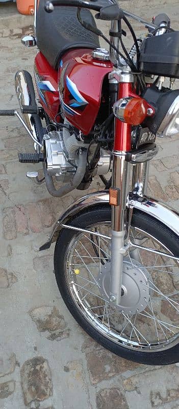 ybr vaghira k sath adjust chakwal odherwal men daikha ja skta h bike 11