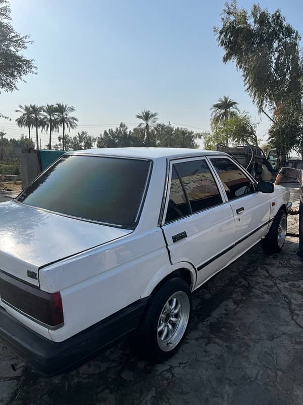 Nissan Sunny 1988 7