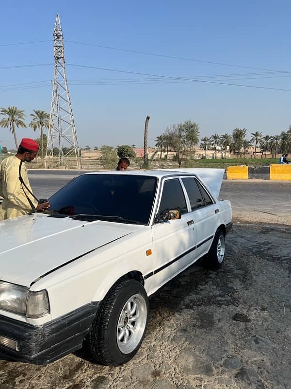 Nissan Sunny 1988 11