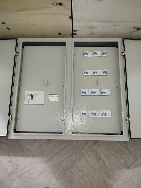 Ac DC combiner box & solar installation 9