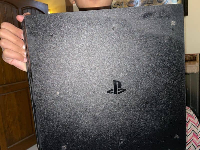 PS4 PRO 1 TERABYTE 1