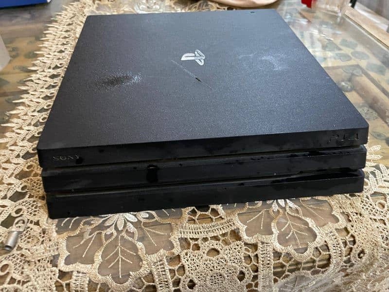 PS4 PRO 1 TERABYTE 3