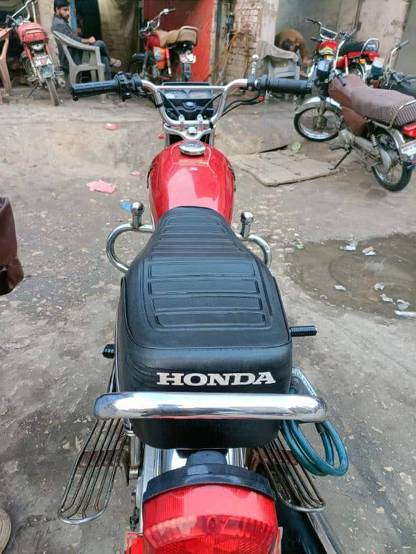 Honda CG 125 SE Red Colour 2