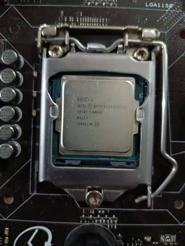 (EQ i7 4790) XEON E3 1271 V3 1