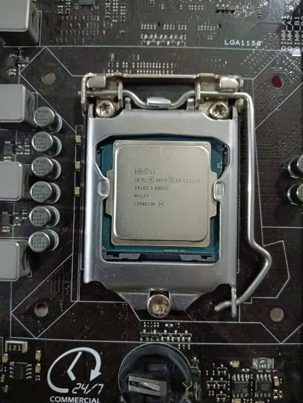 (EQ i7 4790) XEON E3 1271 V3 2