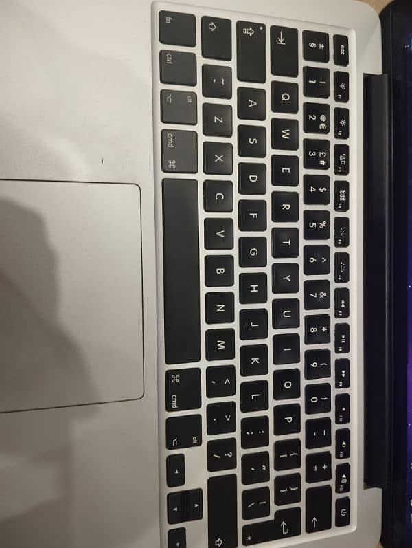 MacBook Pro 13 inch 2015 4