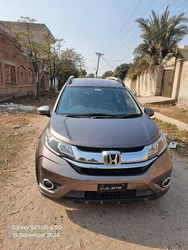 Honda BR-V 2019 10 by 8 fully ok 3