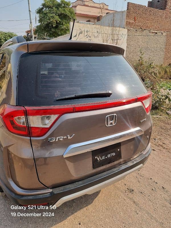 Honda BR-V 2019 10 by 8 fully ok 16