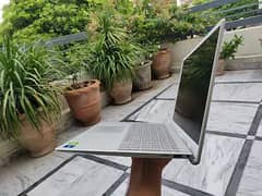 Vostro Dell laptop Core i7 11th Generation ` apple i5 10/10 i3