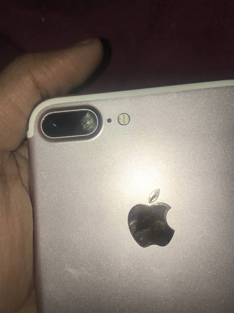 Apple iPhone 7 Plus 2