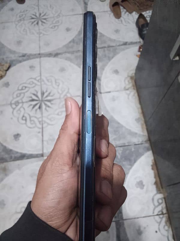 camon 18t one hand use 3