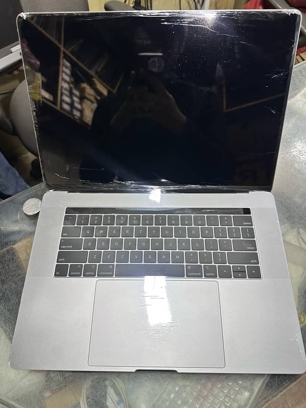 Apple Macbook /Pro 2019/ Core i7 16 Inche /{32 GB 1 TB ) 0