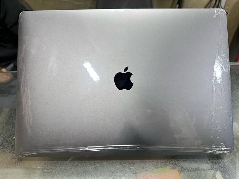 Apple Macbook /Pro 2019/ Core i7 16 Inche /{32 GB 1 TB ) 1