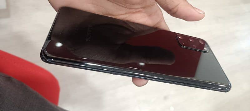 S20 plus non pta dot and minor crack 2