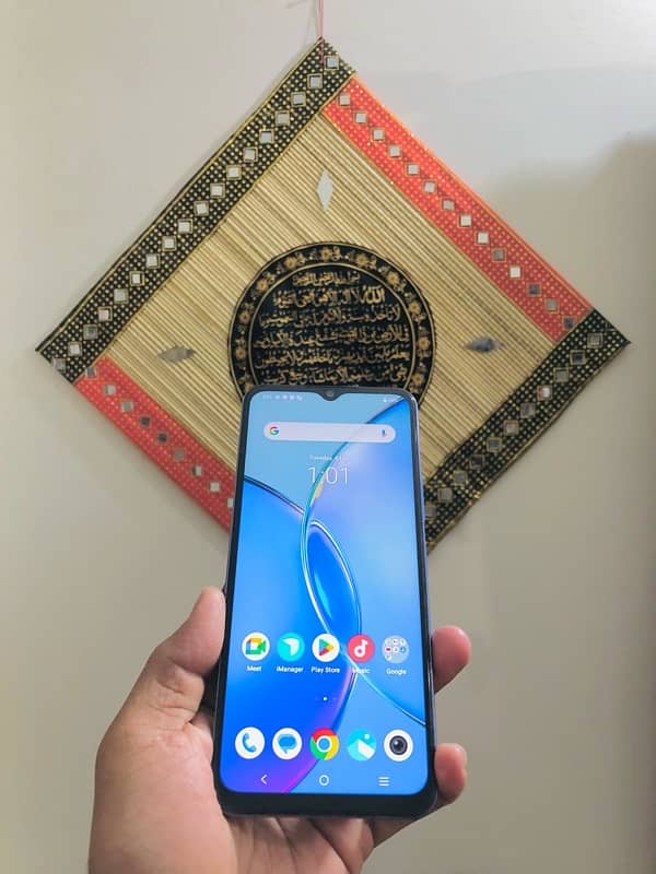 Vivo Y17s 4