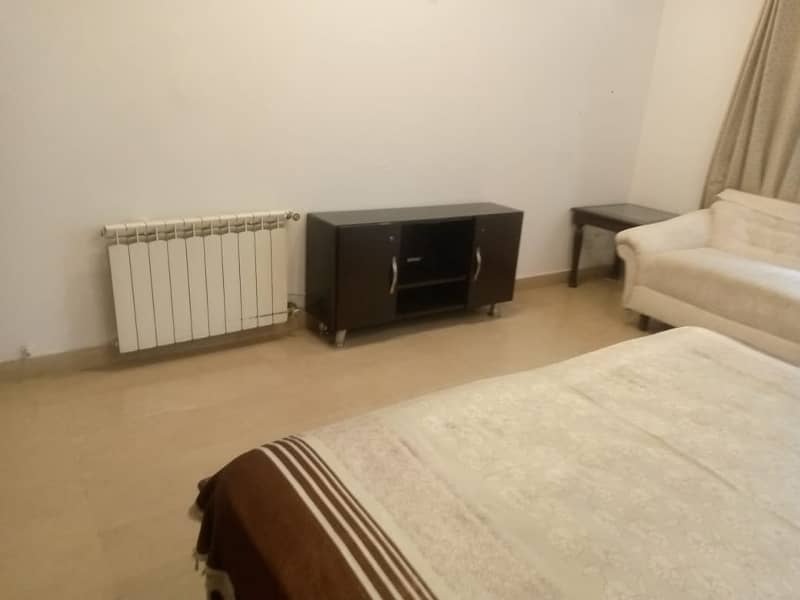 FULLY FURNISHED ROOM FOR RENT 5