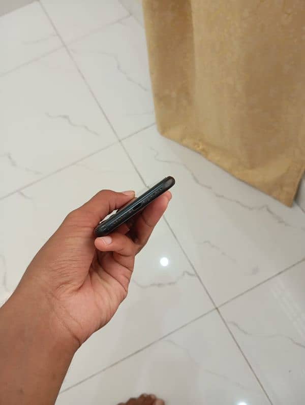 iPhone Xr nonpta 128Gb 5