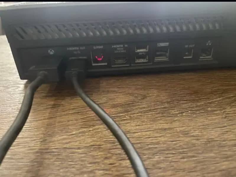 Xbox one without controller games running smoothly with all cables 2