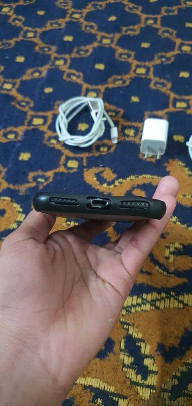 Iphone 7 non pta 32gb 2 charging lead and cover and adpter 03238483138 1