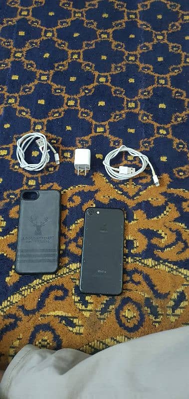 Iphone 7 non pta 32gb 2 charging lead and cover and adpter 03238483138 2