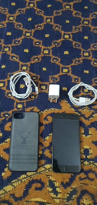 Iphone 7 non pta 32gb 2 charging lead and cover and adpter 03238483138 3