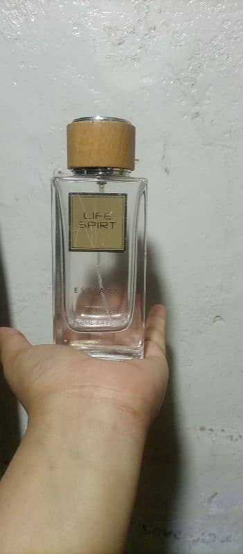 empty perfume bottle of brand estiara 1