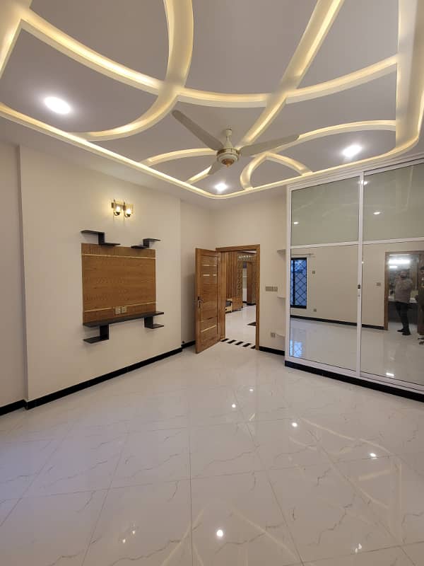 Amazing 10 Marla very hot location very beautiful house for sale in media town islamabad 17