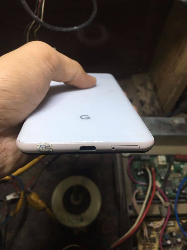 Asslam u alaikum goggle pixel3xl 128 OEM unlock 10/9 condition 4