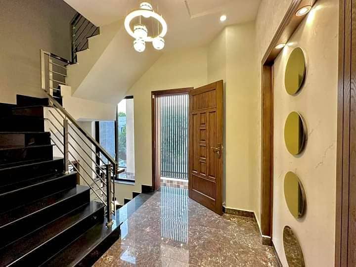 7 MARLA LUXURY HOUSE FOR RENT 9