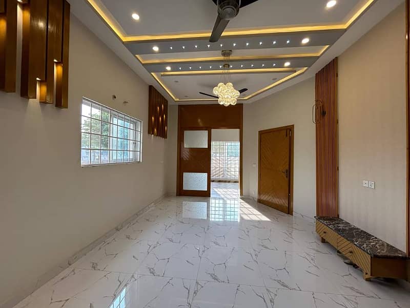 7 MARLA DESIGNER HOUSE FOR RENT 1