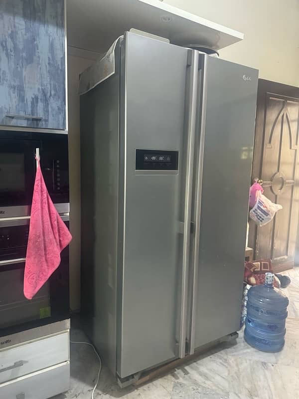 LG DOUBLE DOOR FRIDGE 1